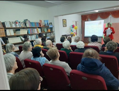 В ТОС № 2 «Посёлок часовщиков» жителям старшего поколения рассказали, как не попасть на крючок мошенников