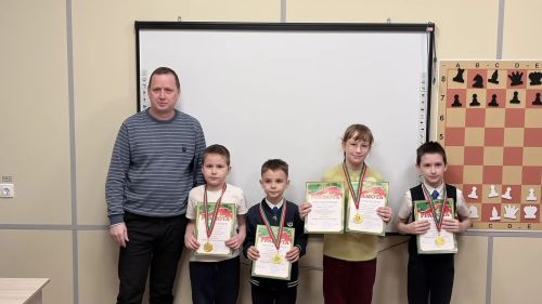 В Чистополе определили лучших юных шахматистов среди первых и вторых классов