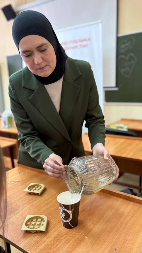 Чистопольские студенты изготовили съедобные кормушки для зимующих птиц
