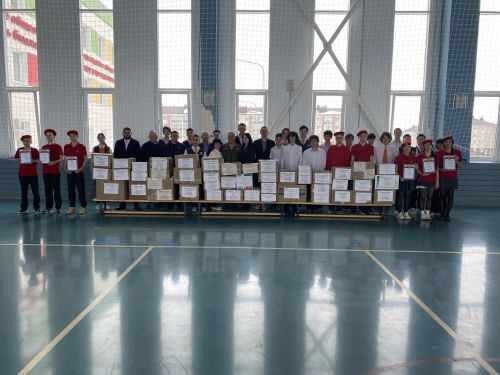 «Мой подарок солдату»: чистопольские лицеисты собрали десятки коробок с гуманитарной помощью для бойцов СВО