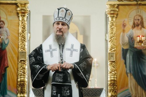 «Не физическое упражнение, а покаяние»: Епископ Пахомий объяснил смысл земных поклонов в Великий пост