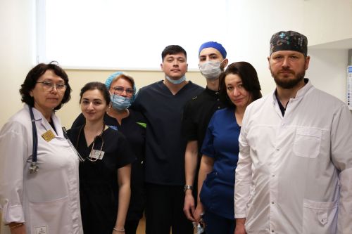 Женский коллектив Чистопольской ЦРБ принимал поздравления с 8 Марта от депутата Госсовета РТ Наиля Залакова