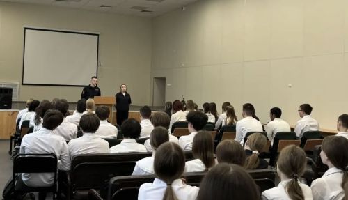 В Чистополе старшеклассникам рассказали о смертельной опасности наркотиков в рамках акции «Чистое поколение»