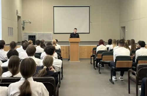 В Чистополе старшеклассникам рассказали о смертельной опасности наркотиков в рамках акции «Чистое поколение»
