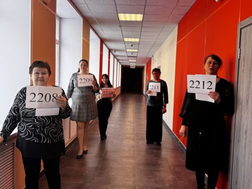 Балалар әти-әниләре белән бергәләп дәүләт имтиханнары яздылар
