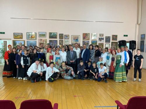 В Чистопольских Выселках открылась новая картинная галерея