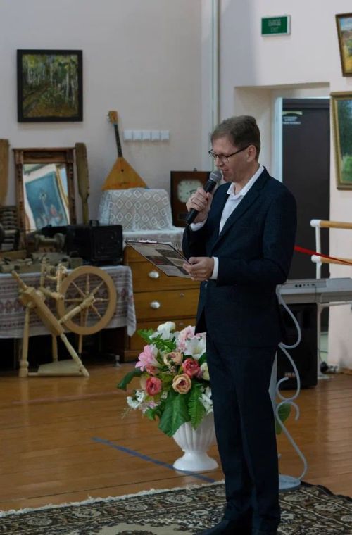 В Чистопольских Выселках открылась новая картинная галерея