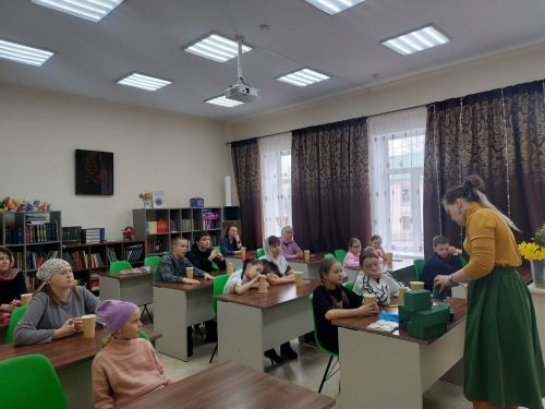 В чистопольской воскресной школе прошёл мастер-класс по церковной флористике