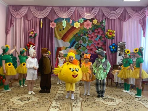Мәктәпкәчә яшьтәге Чистай балалары «Театрның тылсымлы дөньясы» фестивалендә татар телендә спектакльләр күрсәттеләр