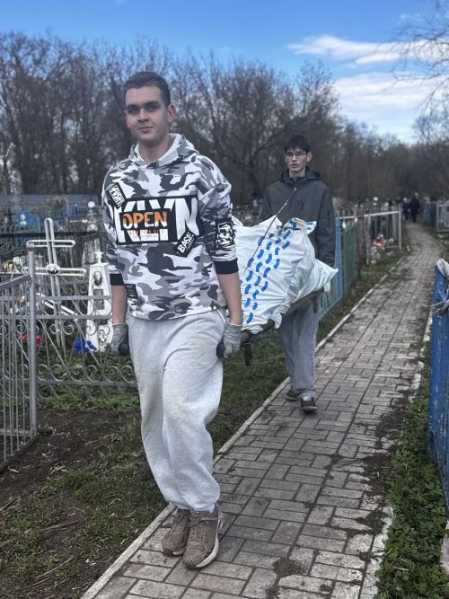 В Чистополе прошёл масштабный субботник на Центральном бульваре