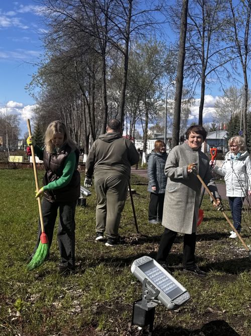 В Чистополе прошёл масштабный субботник на Центральном бульваре