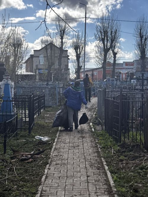 В Чистополе прошёл масштабный субботник на Центральном бульваре