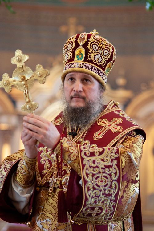 Епископ Пахомий чистайлыларны якты Пасха бәйрәме белән котлый