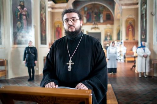 Накануне Великого Четвертка: епископ Пахомий совершил вечернее богослужение в Никольском соборе