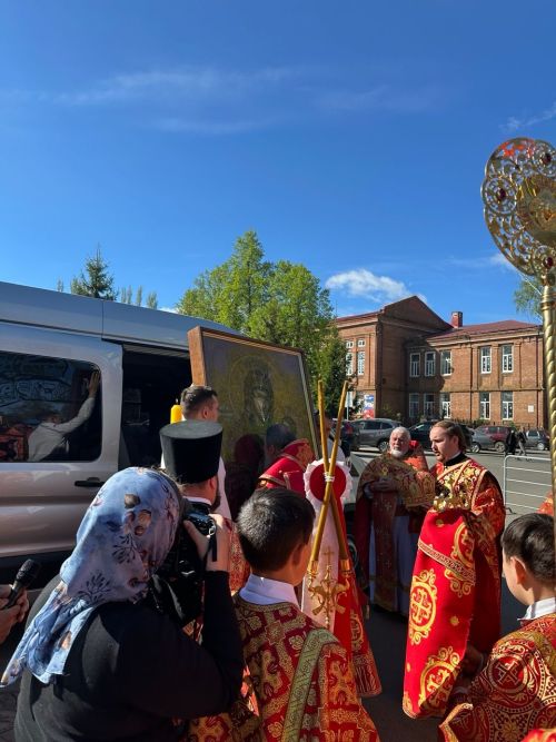 Святыня вернулась в храм: в Чистополе торжественно встретили отреставрированную икону «Скоропослушница»