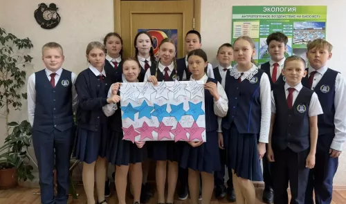 Чистопольские лицеисты создали арт-объект в рамках акции «Сила Победы в единстве народов!»