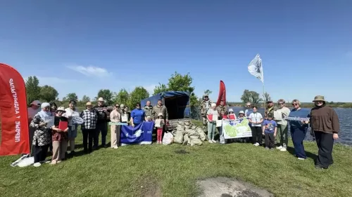 На территории заказника «Чистые луга» прошёл семейный экологический десант