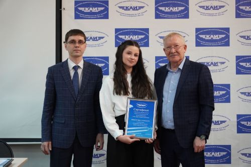 Олег Морозов Чистай студентларына исемле стипендияләр тапшырды
