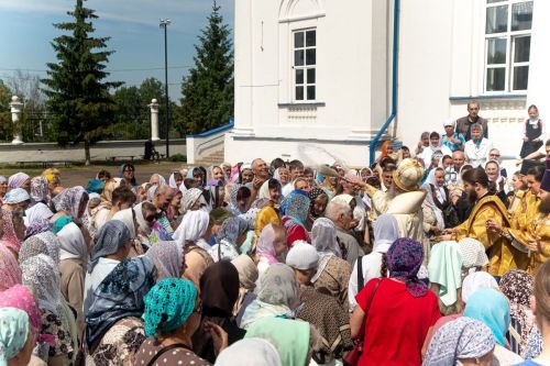 В кафедральном соборе Чистополя почтили память святителя Николая Чудотворца