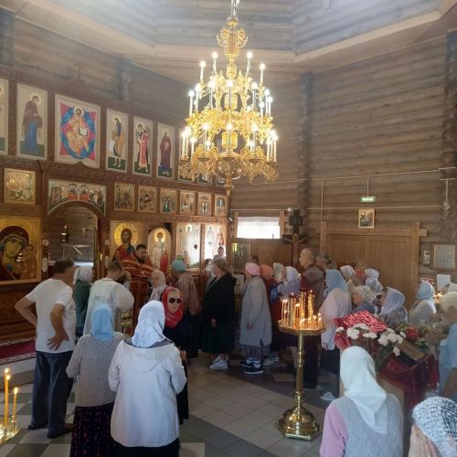 В храме новомучеников Чистопольских прошло праздничное богослужение