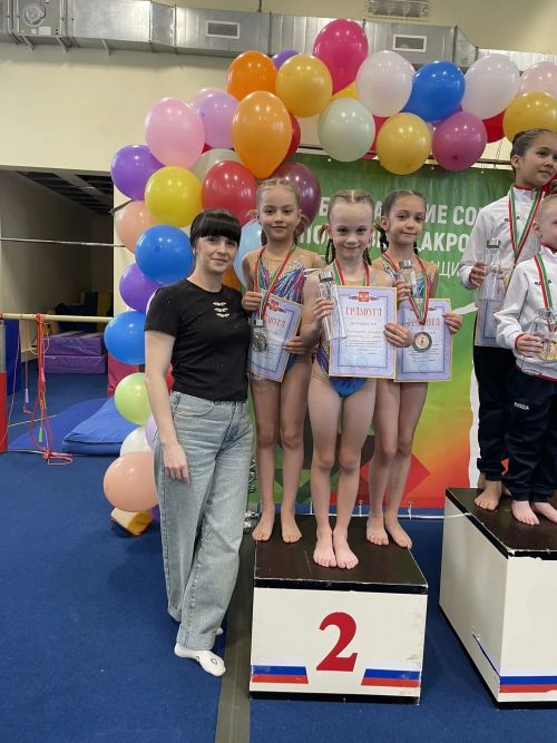 Чистай спорт мәктәбендә тәрбияләнүчеләр акробатика буенча республика ярышларында 8 медаль яуладылар
