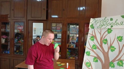 В Чистополе подопечные Дома социального обслуживания вырастили «Дерево здоровья»