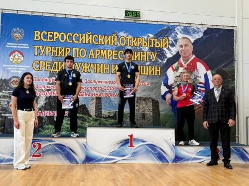 Чистай армрестлерлары Владикавказда Бөтенроссия турнирында медальләр яуладылар