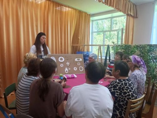 В Чувашско-Елтанском СДК прошло творческое занятие в рамках проекта «Махаля»