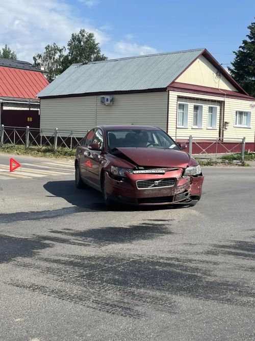 В Чистополе столкнулись две иномарки