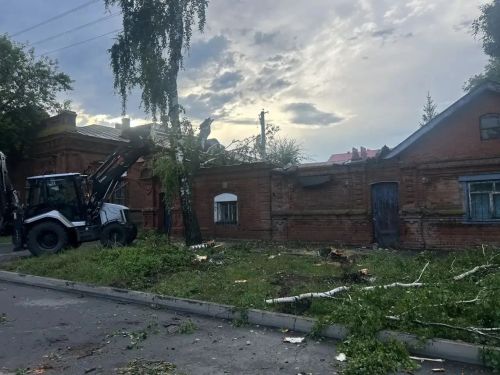В Чистополе продолжают устранять последствия стихии