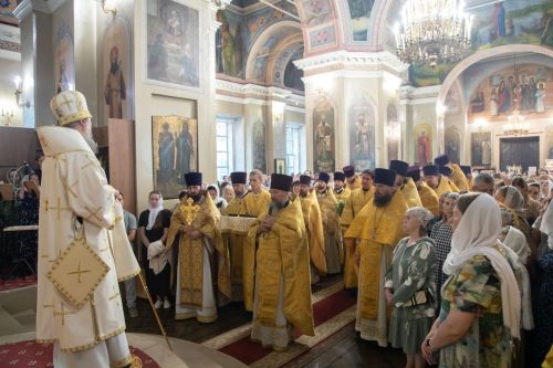 Владыка Пахомий Изге Никольский кафедраль соборында хушлашу Литургиясе үткәрде