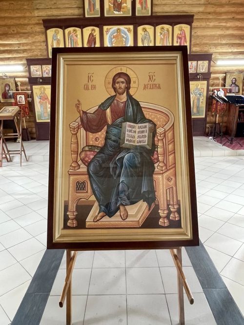В храме села Булдырь установили новую икону Христа Вседержителя