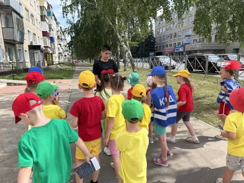 В день рождения светофора чистопольские малыши напомнили о правилах дорожного движения