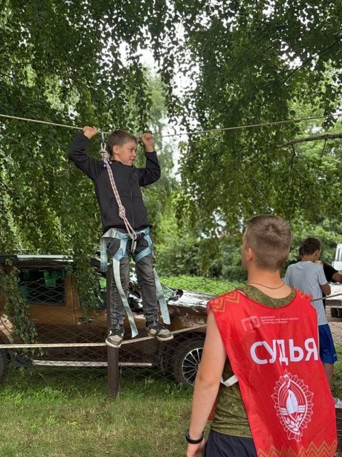 «Яшь армияче» палатка лагереннан егетләр һәм кызлар Хезмәткә һәм оборонага әзер комплексы нормативларын үтәделәр