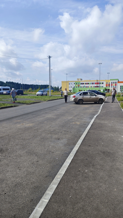 В Чистополе активно благоустраивают двор на улице Вишневского по программе «Наш двор»