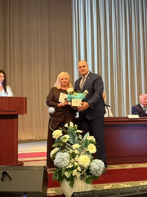 Чистай районы педагогларына бүләкләр тапшырдылар