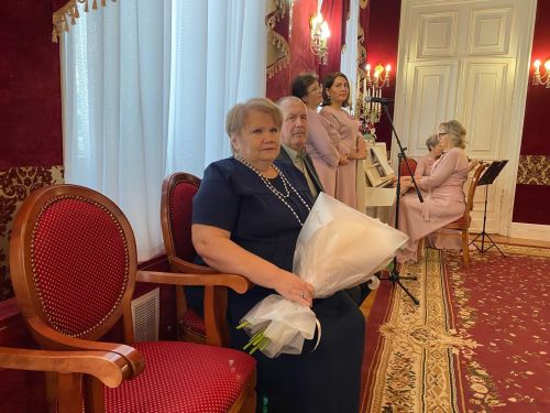 Молодожены проголосовали на одном из избирательных участков в Чистополе