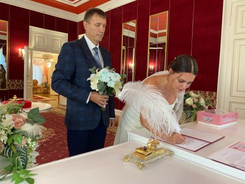 Чистайда яшь парлар ЗАГСтан соң сайлау участогына юл тоттылар