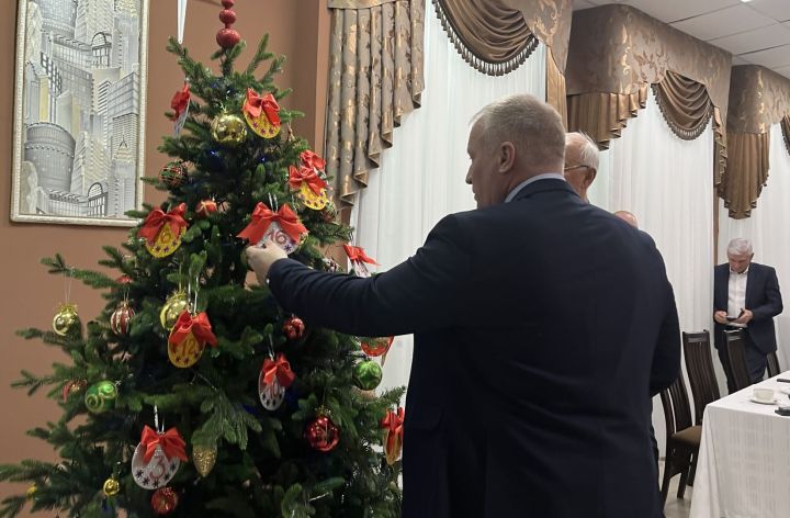 Чистопольские предприниматели и руководители предприятий приняли участие в акции «Елка желаний»