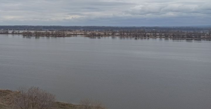 Спасатели нашли погибшими двух пропавших после крушения лодки недалеко от Чистополя