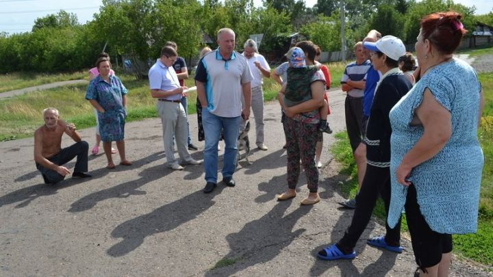 Глава Чистопольского муниципального района Дмитрий Иванов встретился с жителями села Фиков Колок