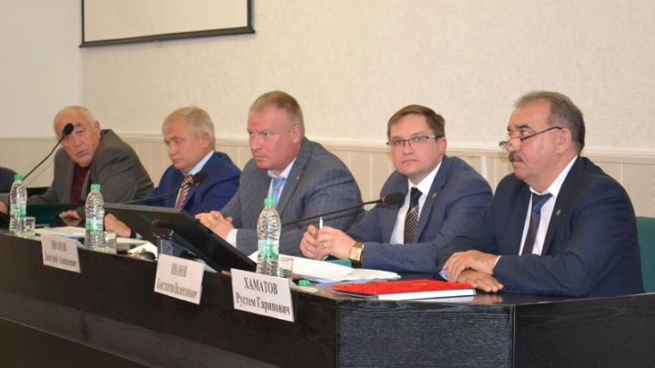 Состоялось внеочередное заседание Совета Чистопольского муниципального района