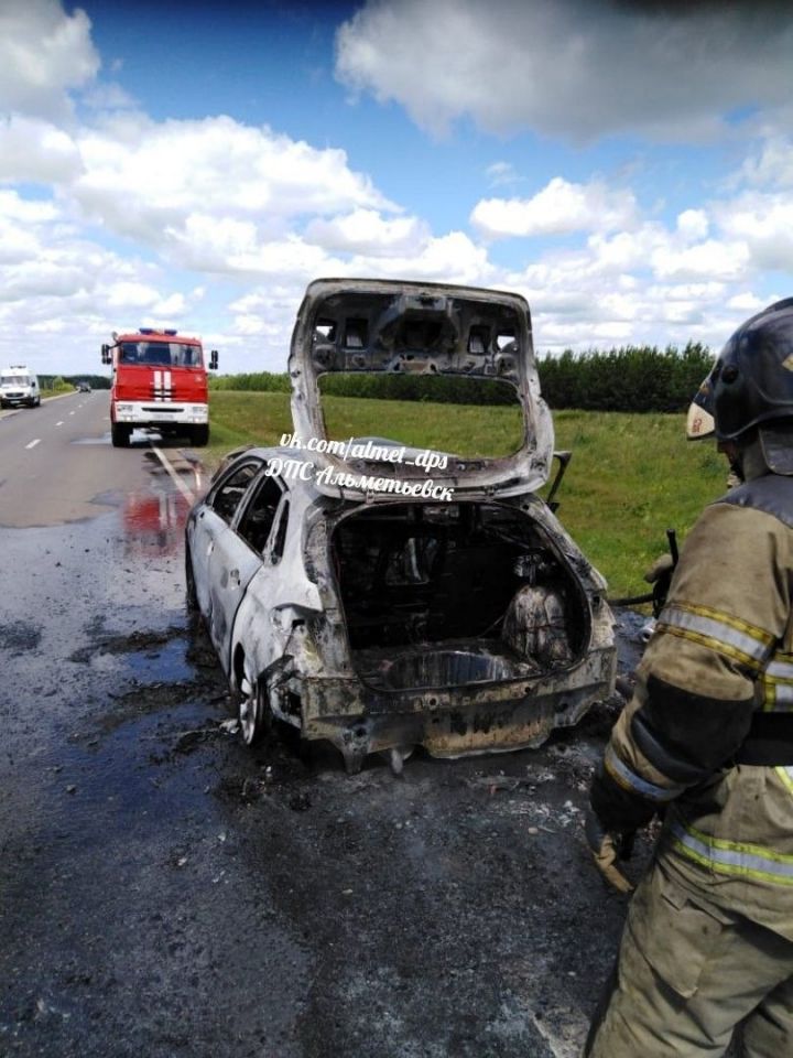 В Чистопольском районе сгорел автомобиль