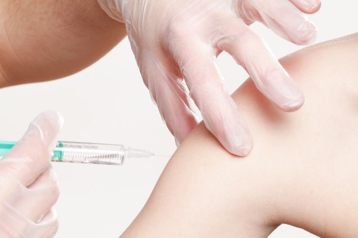 В России планируют начать массовую вакцинацию от коронавируса уже в ноябре