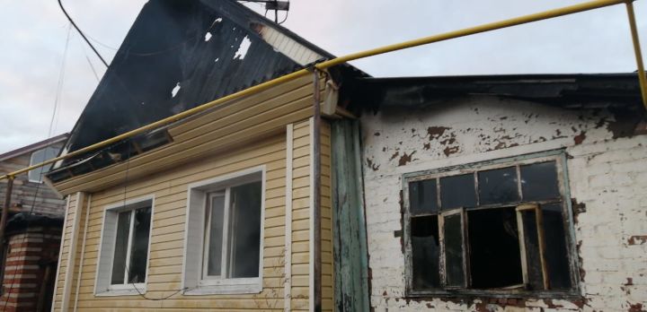 В Чистополе в частном доме на пожаре погибли две женщины