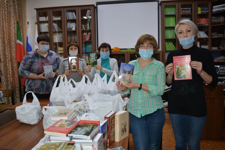 В чистопольские библиотеки поступили православные книги