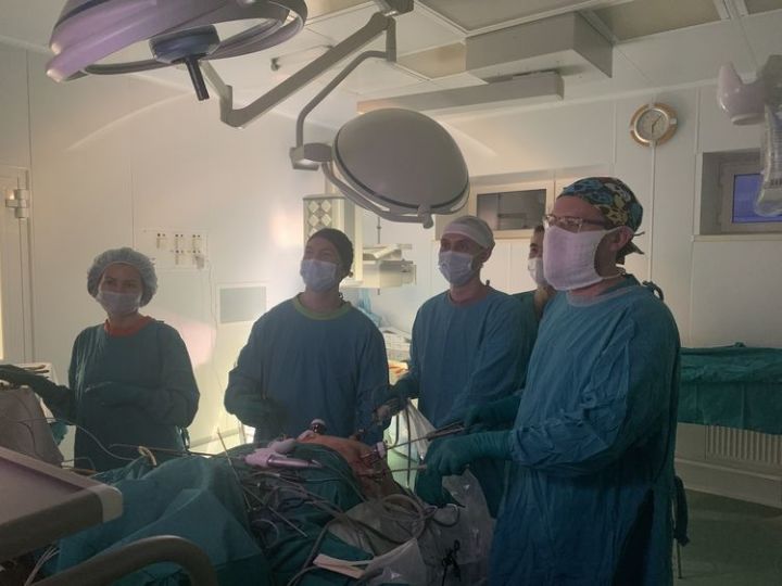 Врачи Татарстана впервые провели уникальную операцию по удалению раковой опухоли
