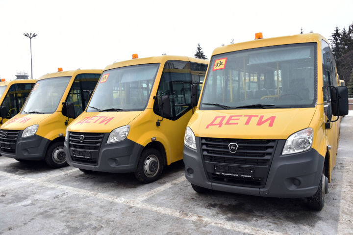 Школы Чистопольского района получили 2 новых автобуса