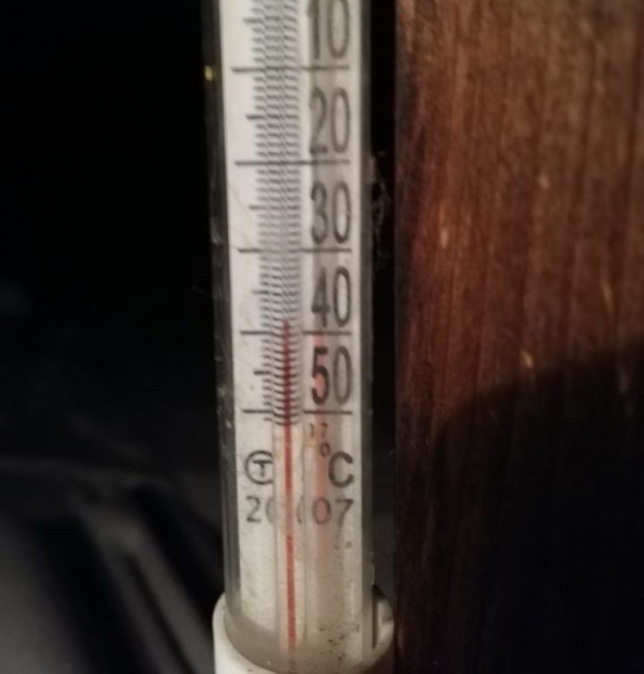 Чистопольцы выкладывают в соцсети фото термометров с отметкой ниже -30 градусов
