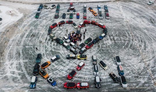 В Казани 70 владельцев MINI Cooper присоединились к мировому флешмобу